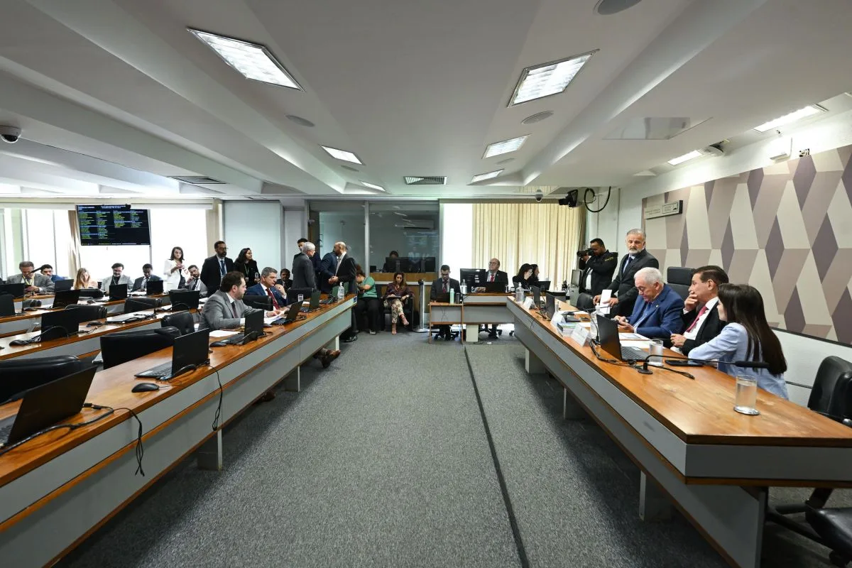 CCJ aprova PEC que amplia autonomia do Banco Central 