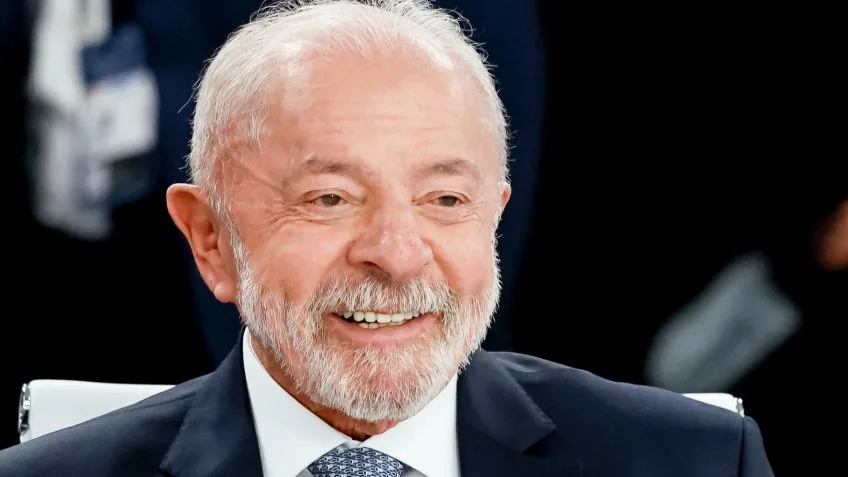 Lula surpreende no G7 ao negar ser de esquerda e recomendar urnas brasileiras para a ONU
