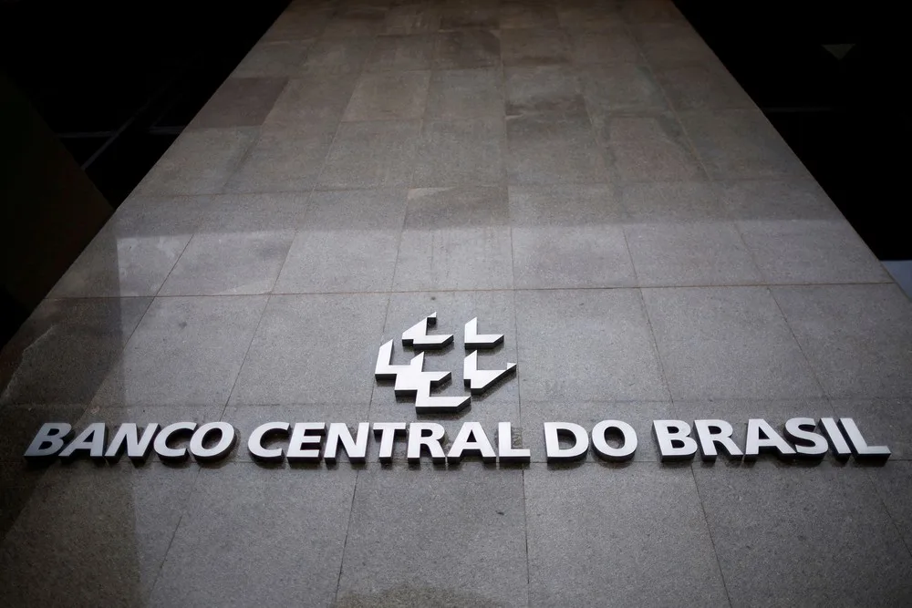 Copom reduz juros básicos para 14,25% após acordo internacional