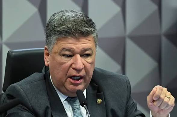 Senador propões jornada 4x3 para saúde e segurança