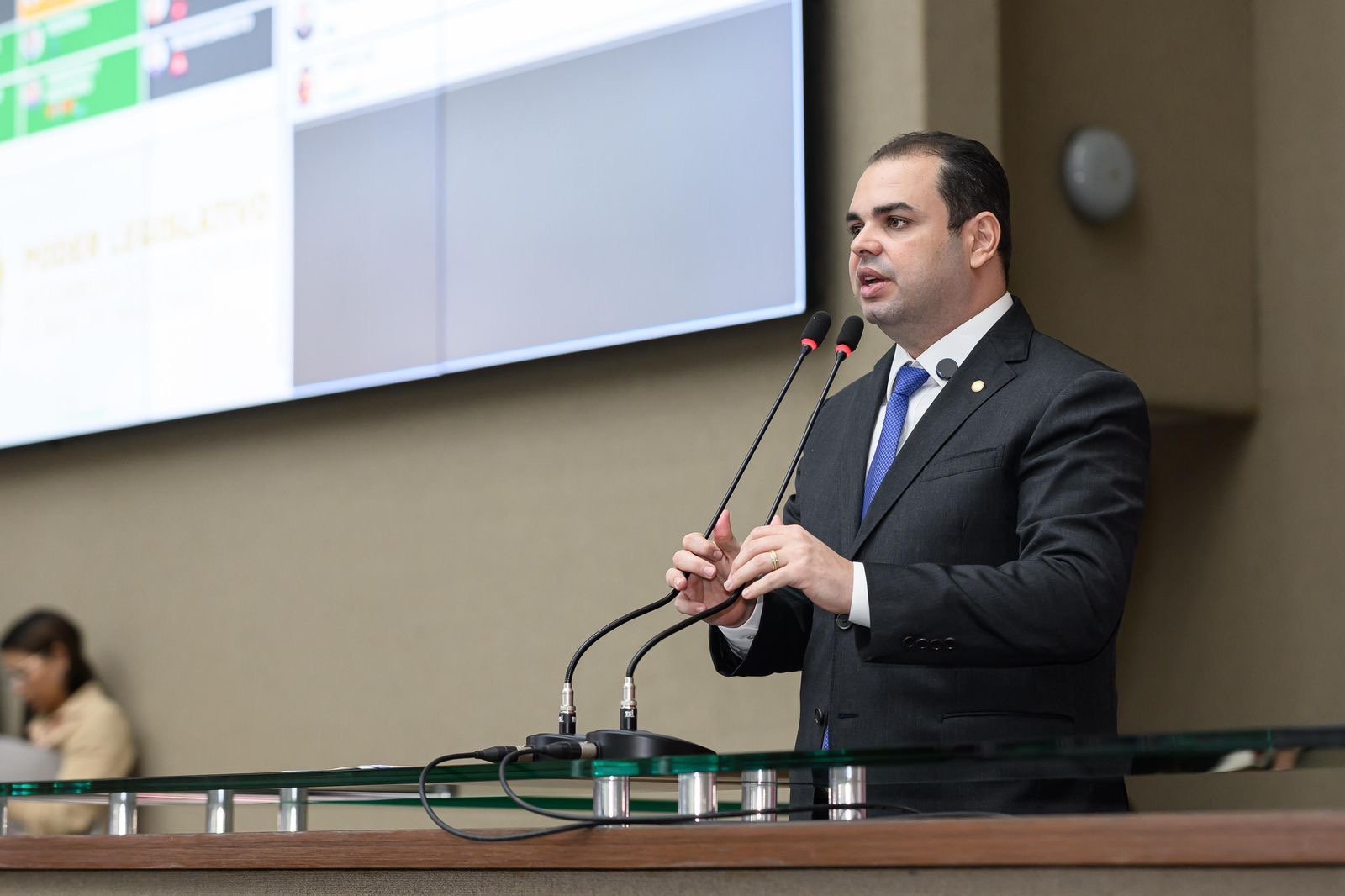 Roberto Cidade fortalece ações de saúde preventiva com campanha sobre plantas tóxicas