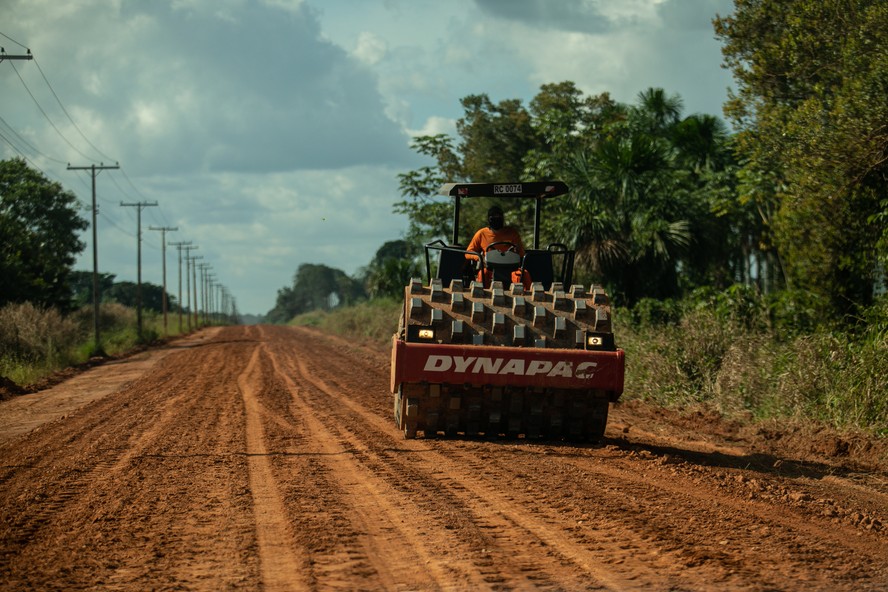 Dnit oficializa novas datas para licitações de pavimentação na BR-319