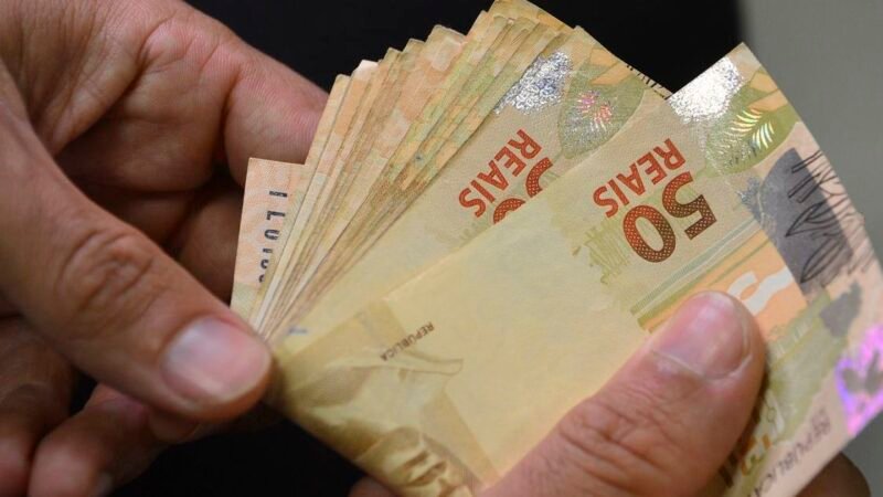 Taxa de juros para MEI chega a 44% ao ano, quatro vezes mais que a Selic, diz Sebrae