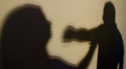 Por conta de ciúmes, homem agride ex e ameaça atear fogo na casa dela no AM