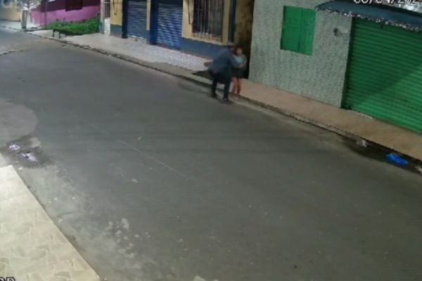 Menina escapa de ser estuprada pelo ‘Velho do beco’ no Amazonas