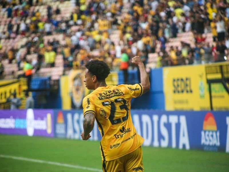 Amazonas FC e Santos FC se enfrentam na Arena da Amazônia neste sábado (11)