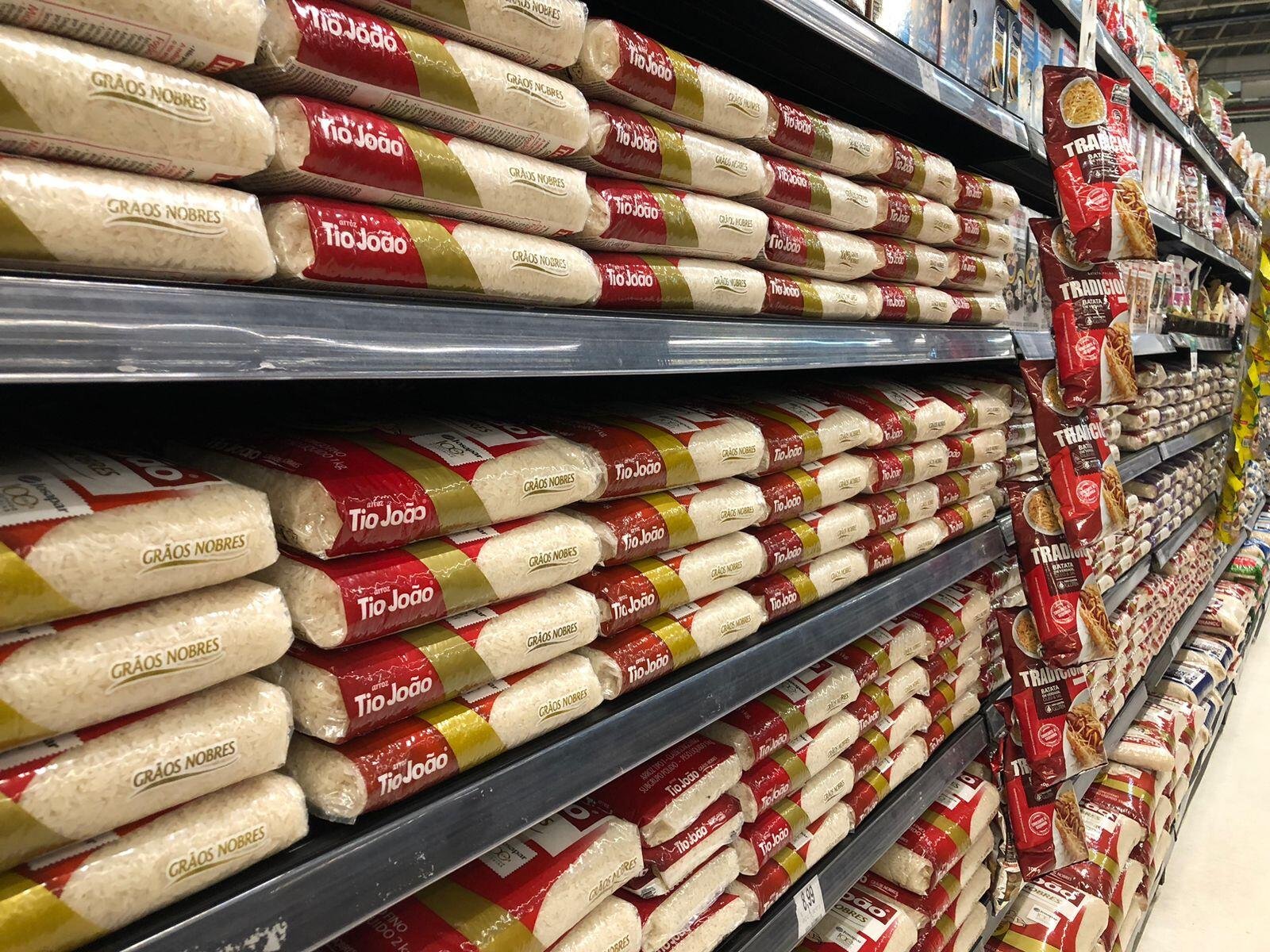 Governo autoriza importação de até 1 milhão de toneladas de arroz após inundações no RS