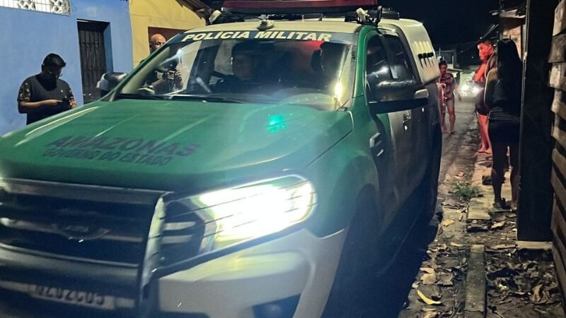 Ladrão é apedrejado pela população e agoniza até a morte em Manaus
