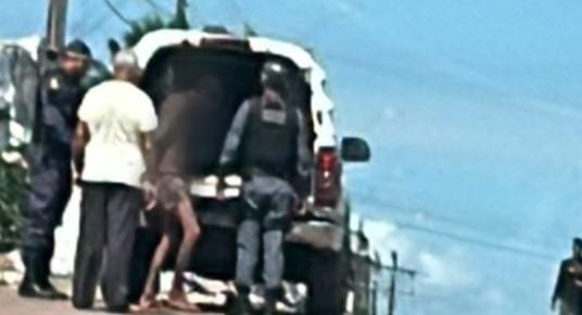 Homem é preso por perturbação do sossego e por causar prejuízos à casas e comércios em Autazes