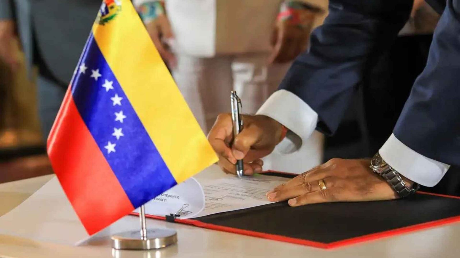 A sete dias da eleição, pesquisas divergem sobre resultado