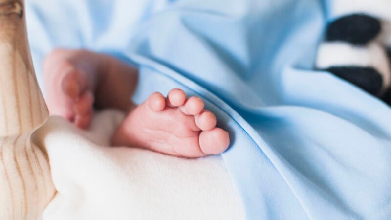 Bebê supostamente vítima de tráfico de pessoas é resgatado em Manaus