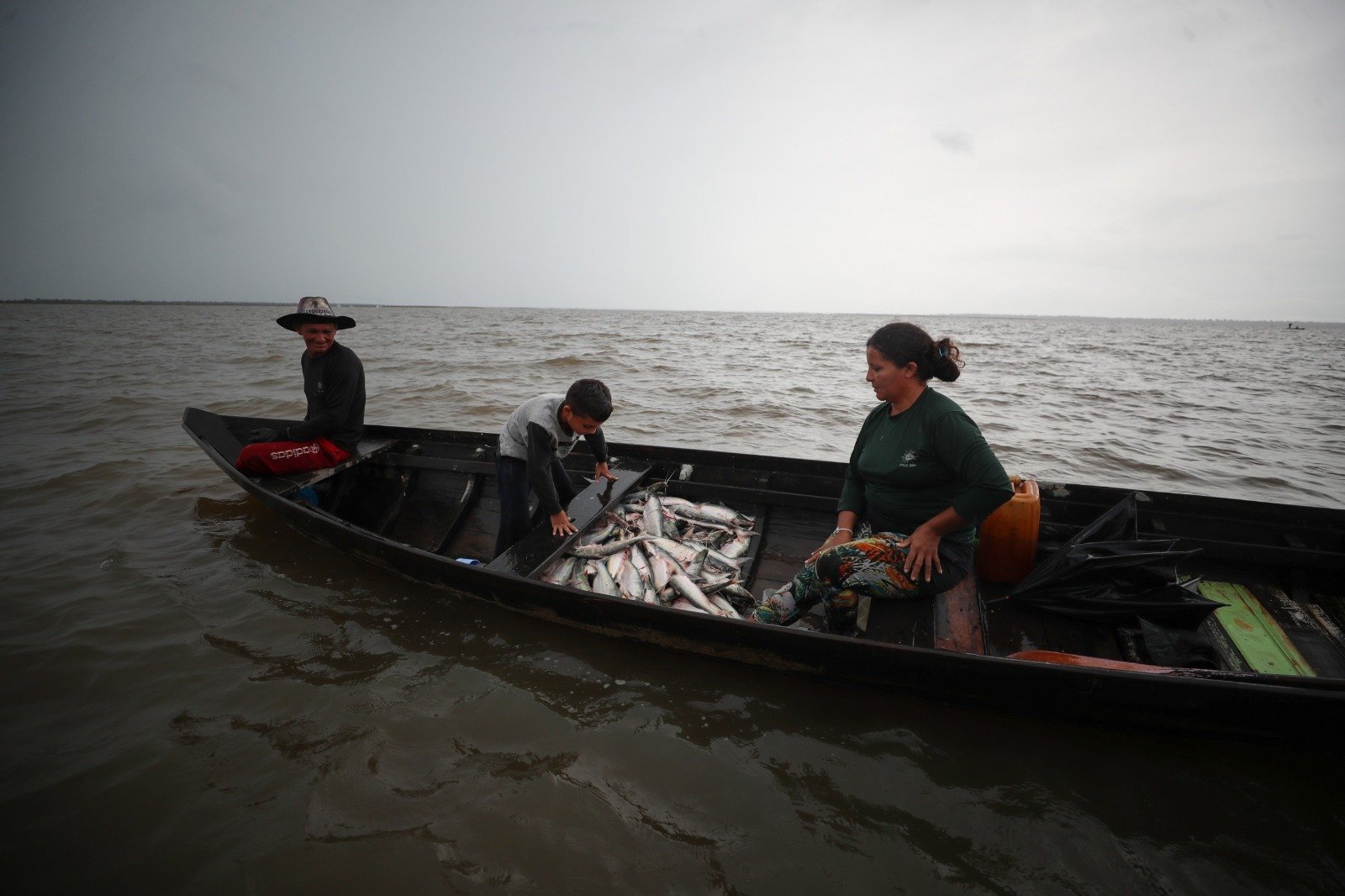 Idam orienta pescadores sobre início do período de defeso de dez peixes