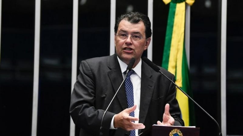 Eduardo Braga é oficializado relator da regulamentação da tributária