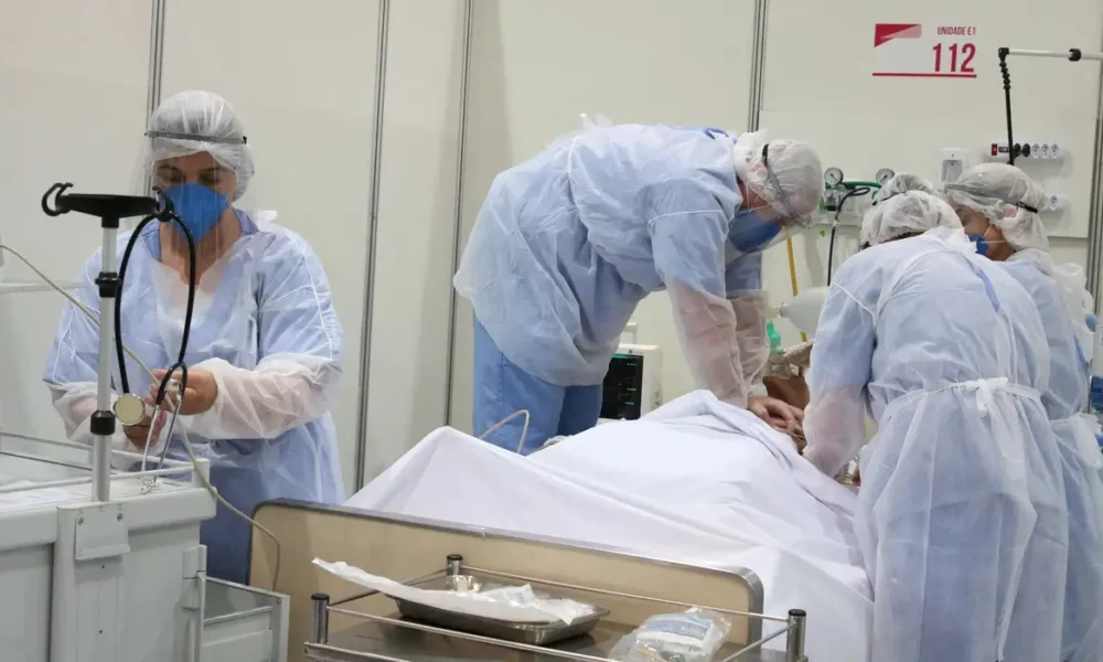População de médicos quase dobra nos últimos 14 anos