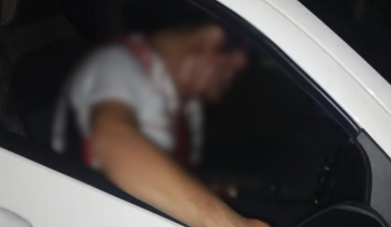 Passageiro é morto a tiros dentro de carro de aplicativo de Manaus