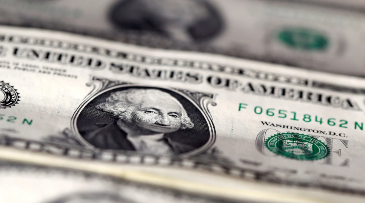 Dólar e Ibovespa caem no 1º pregão de 2025
