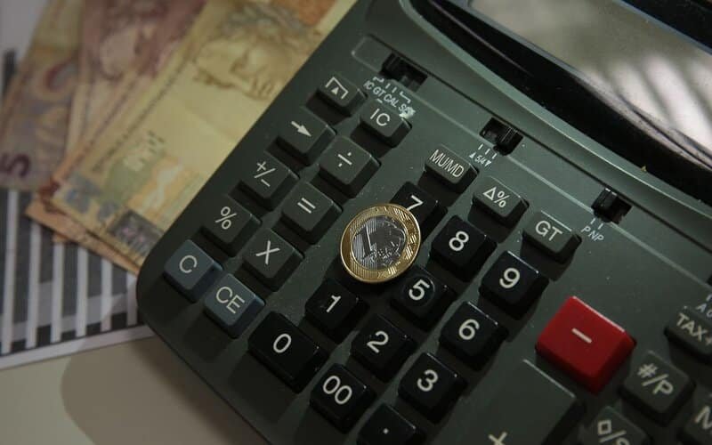 Prévia da inflação desacelera e fica em 0,11% em janeiro, diz IBGE