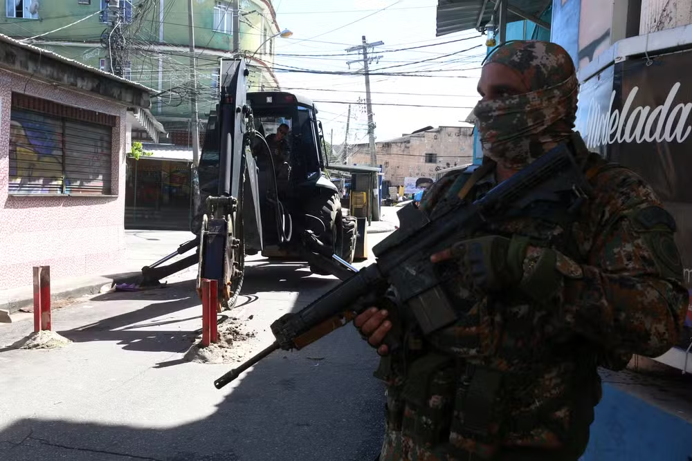 Crime organizado avança: vias expressas do Rio são cercadas por barricadas