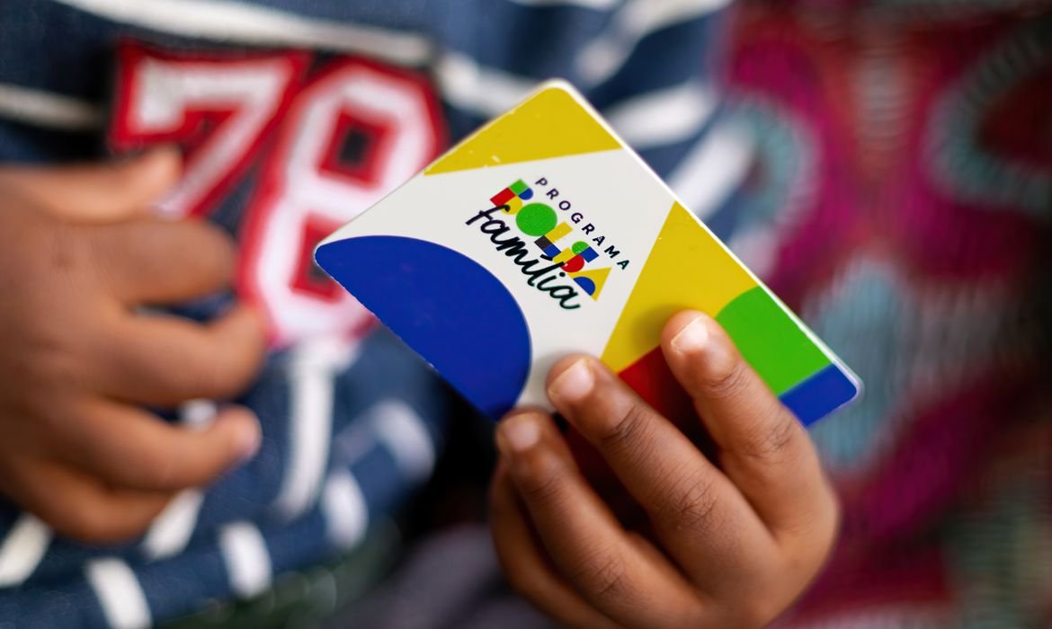 Parcela do Bolsa Família é liberada para beneficiários com NIS de final 7 nesta quarta-feira (26)