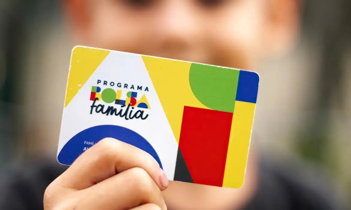 Bolsa Família será pago a 645 mil famílias no Amazonas nesta terça-feira