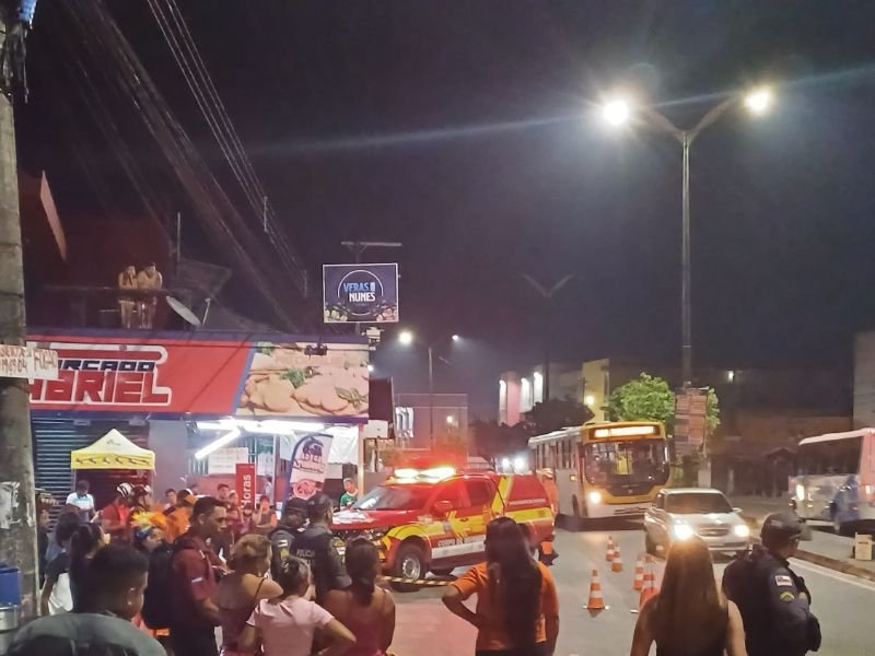 Homem morre ao ser atropelado por viatura do Corpo de Bombeiros em Manaus