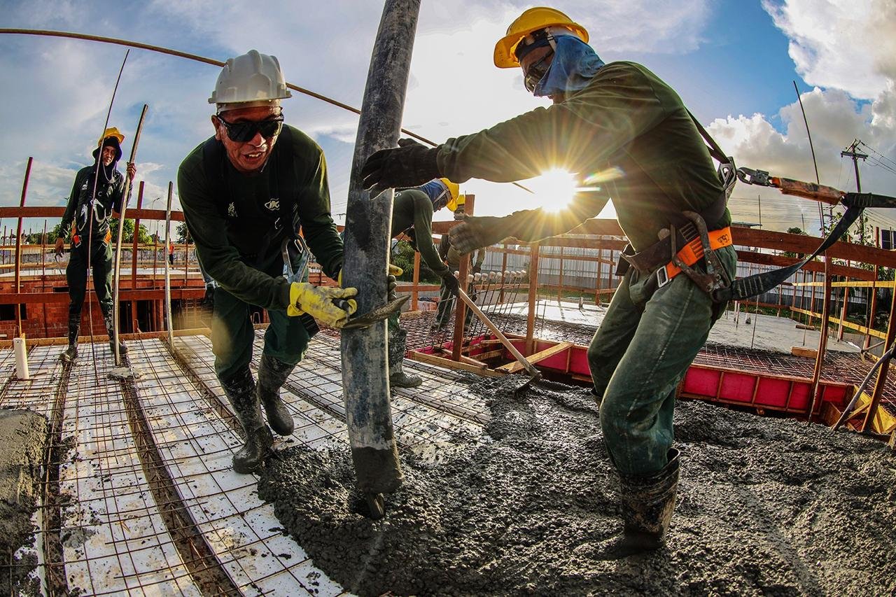 No Dia do Trabalhador, Governo do Amazonas ressalta ações de saúde e segurança realizadas em obras do Estado