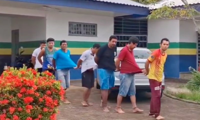 Por falta de infraestrutura na delegacia, 19 presos são transferidos de Manacapuru para Manaus