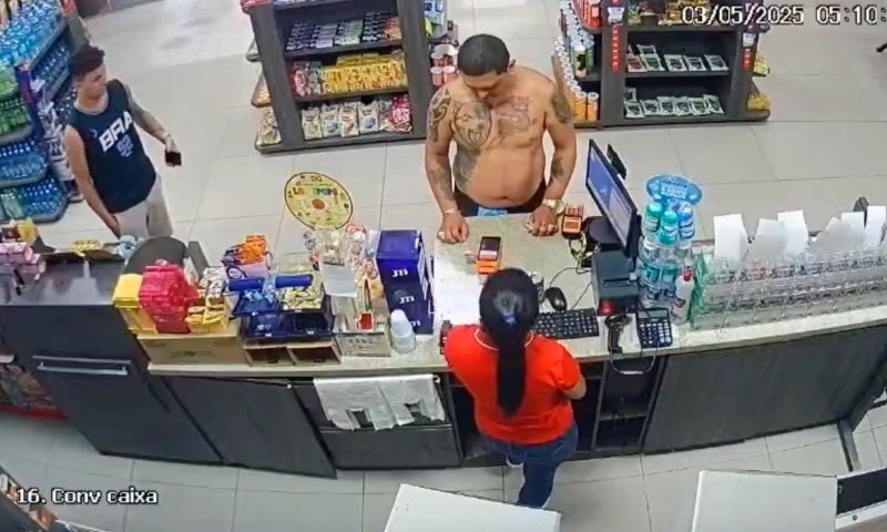 Valentão que jogou cerveja em funcionária recebe lição inesquecível, em Manaus