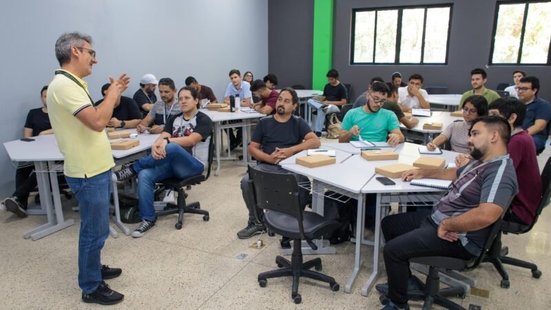 FPFtech e Foxconn oferecem bolsa de R$ 1,2 mil para Curso Full-Stack em Inteligência Artificial