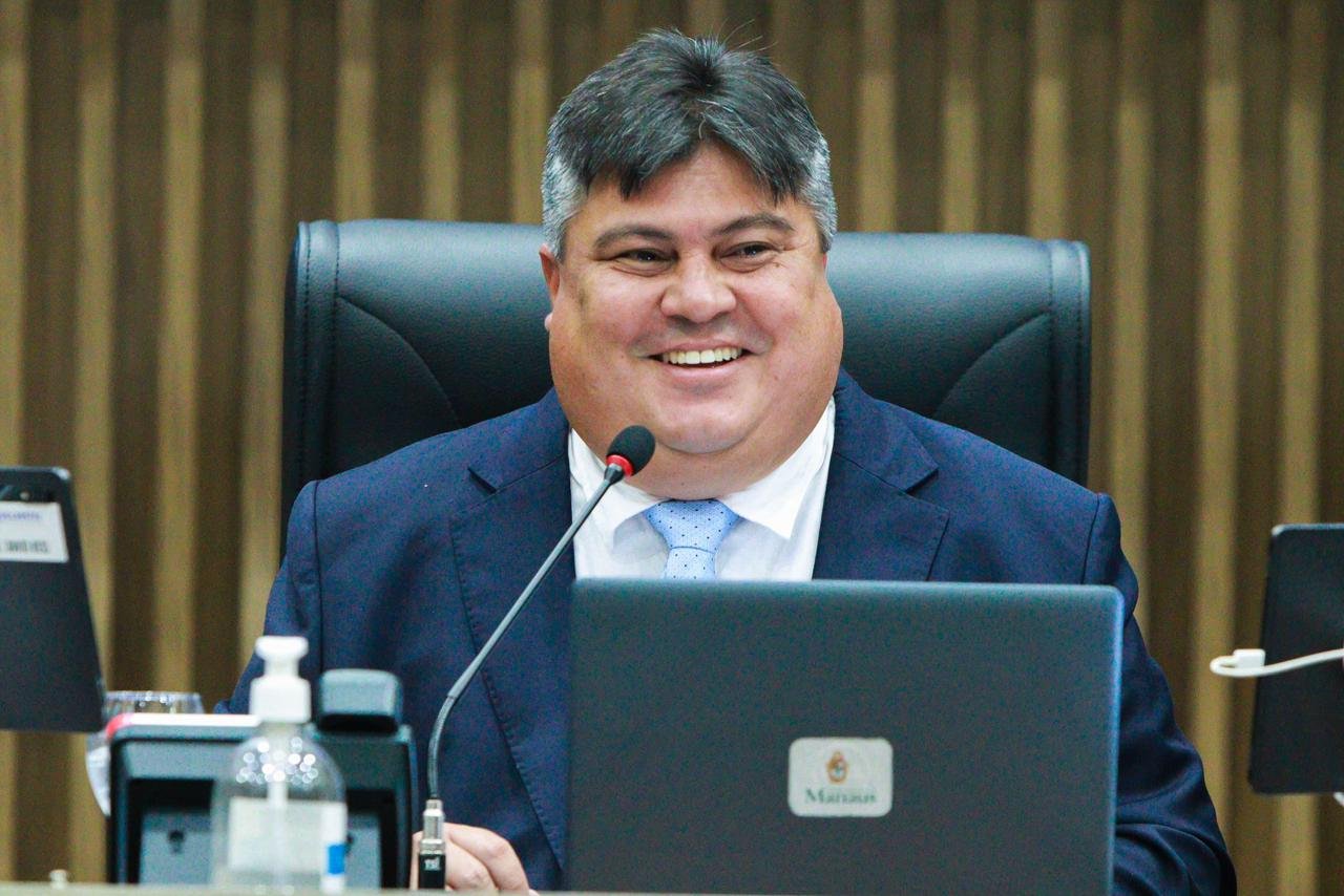 David Reis anuncia data de pagamento da segunda parcela do 13º e do abono natalino aos servidores da CMM