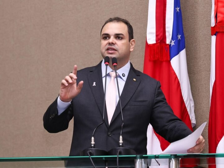 Roberto Cidade antecipa debate nacional e garante proteção a crianças na internet