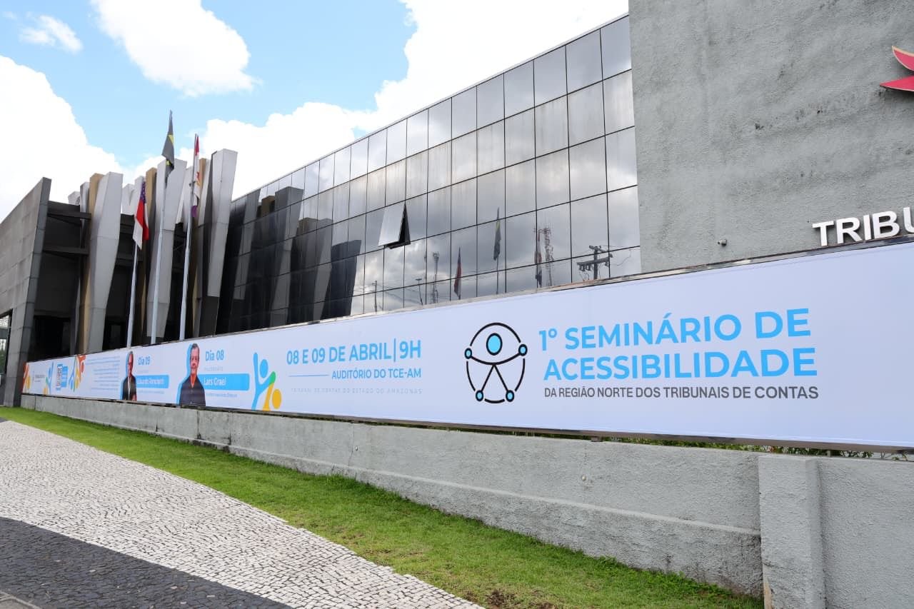 TCE-AM leva serviços e orientação a pessoas com deficiência em seminário inédito