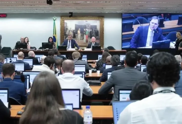 Fim da escala 6×1: Entenda a aprovação na CCJ e os próximos passos no Congresso