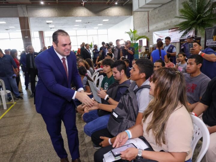 Governador interino Roberto Cidade destaca ampliação da cidadania no interior durante abertura do ‘Registre-se em Manaus’