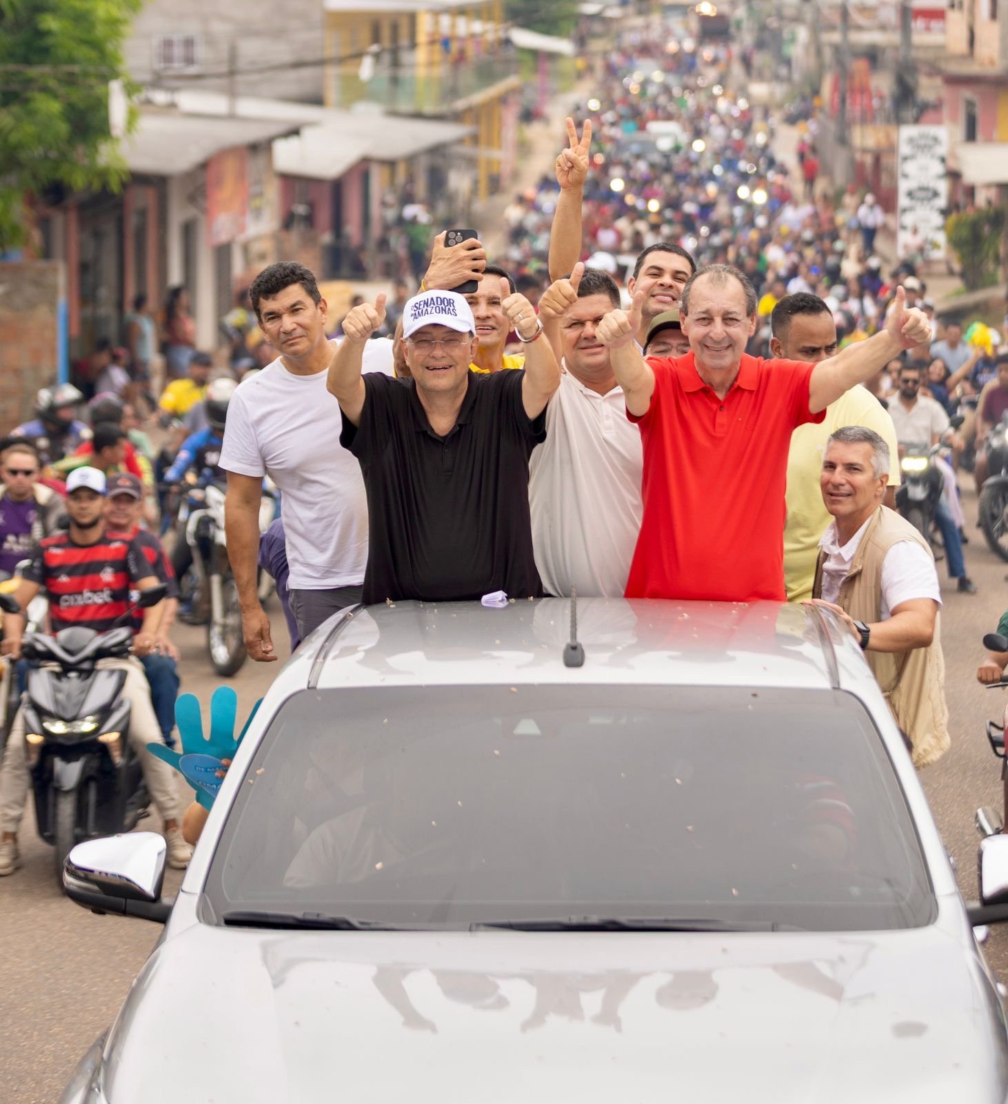 Omar Aziz entrega obras estruturantes e demonstra força no interior do Amazonas