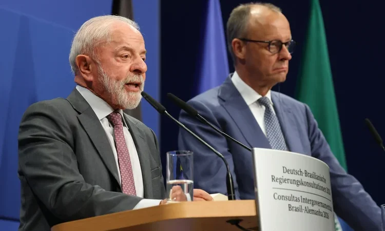 Lula projeta Brasil como “Arábia Saudita dos biocombustíveis” em agenda na Alemanha