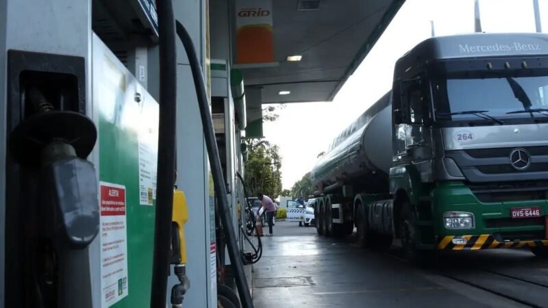 Frete rodoviário acumula alta de 3,36% em março com pressão do diesel e safra recorde