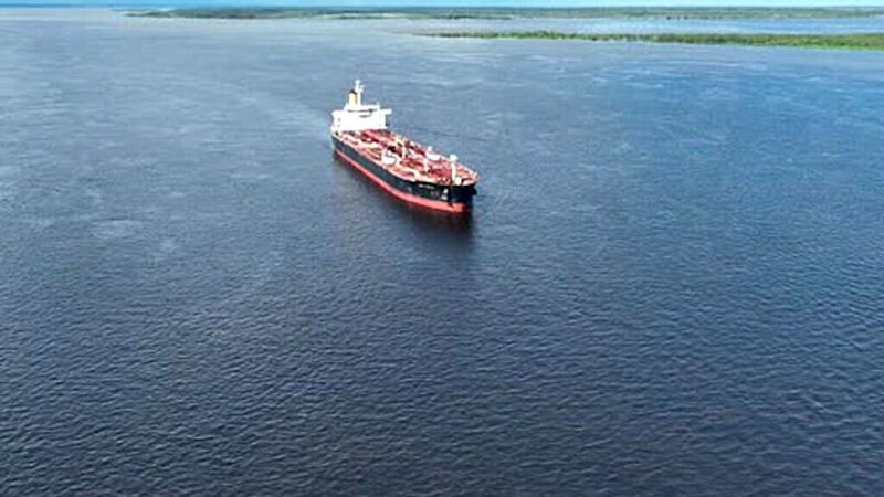 Setor de navegação alerta para risco de interrupção em rotas no Amazonas devido à estiagem