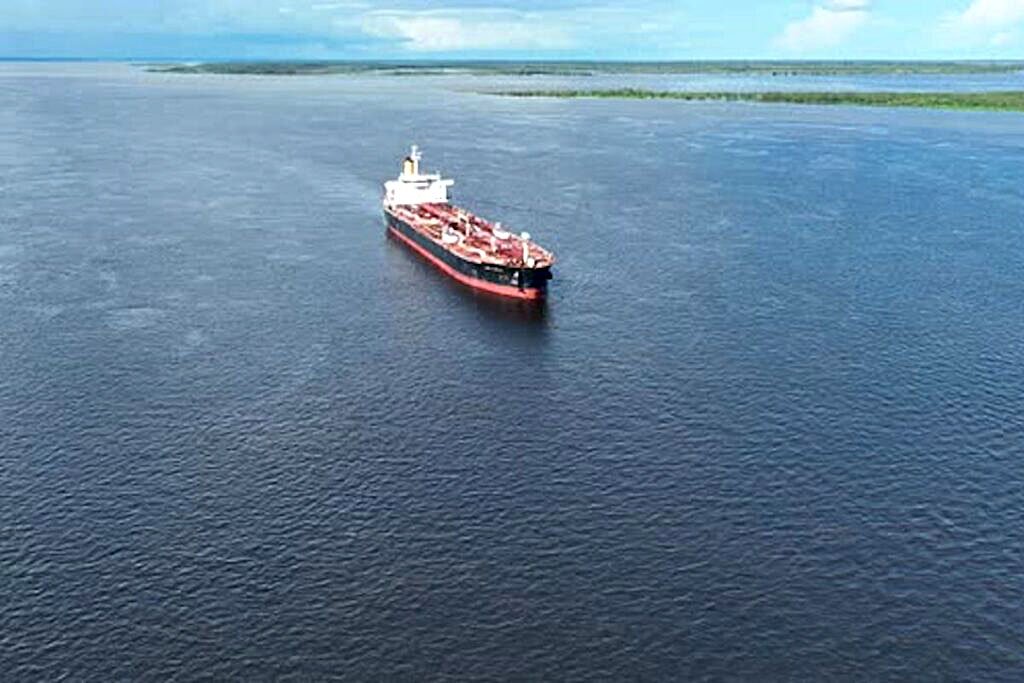 Setor de navegação alerta para risco de interrupção em rotas no Amazonas devido à estiagem