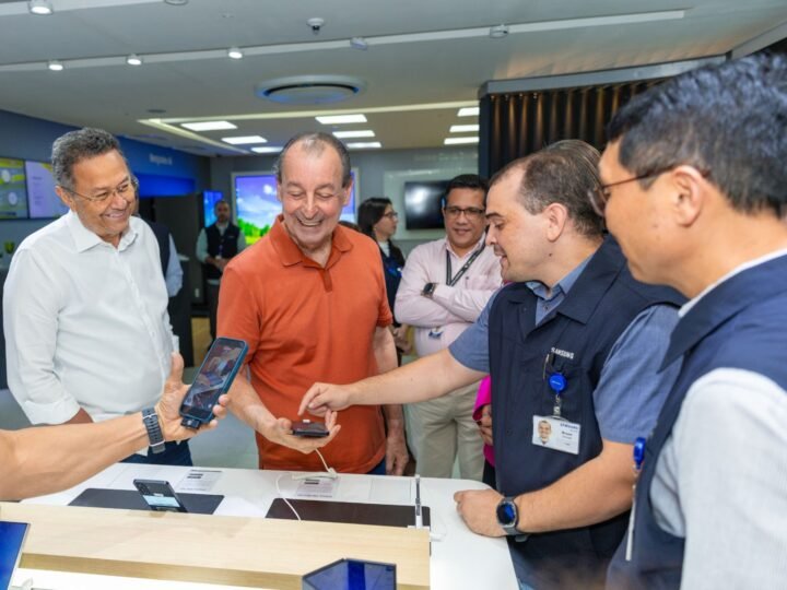 Omar Aziz visita fábrica da Samsung em Manaus e destaca papel da Zona Franca na geração de empregos