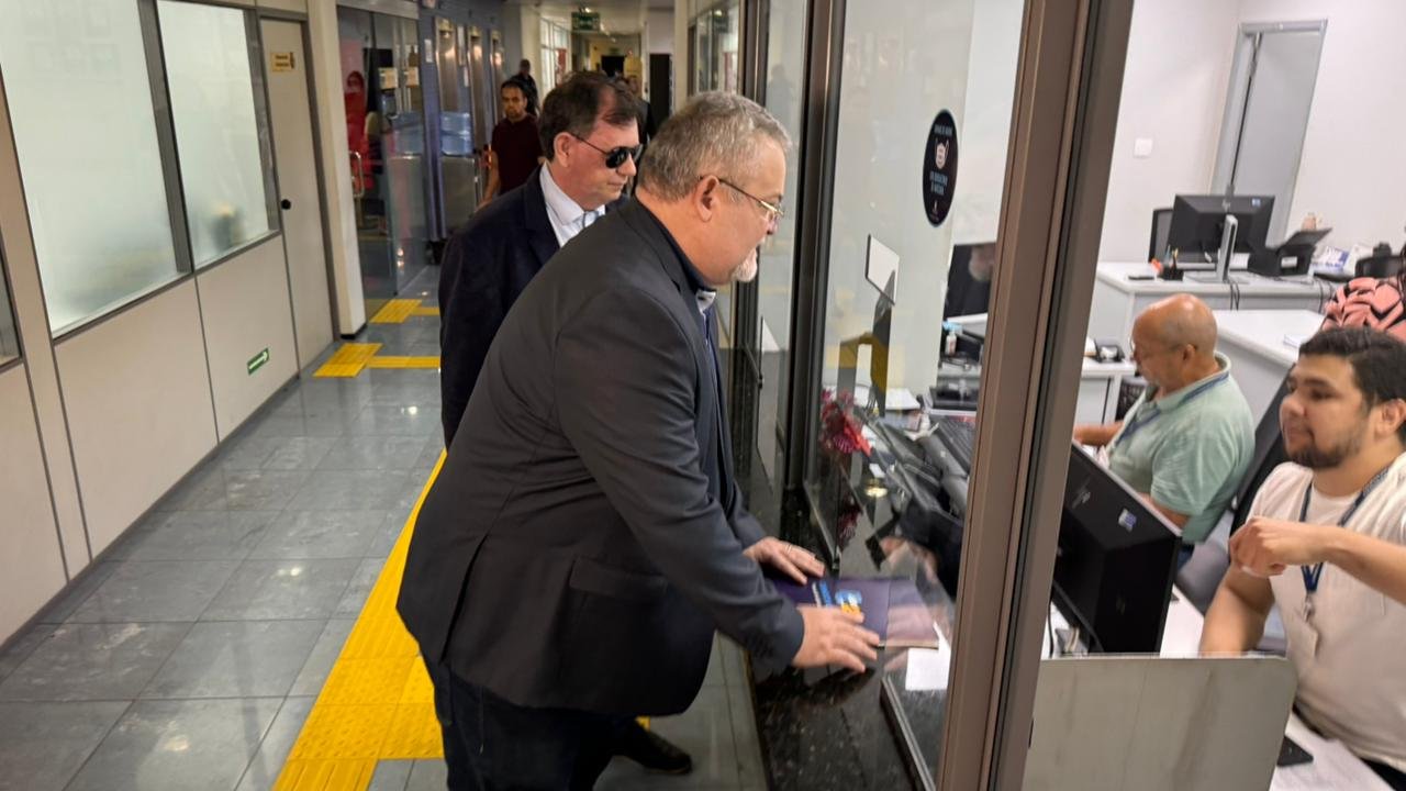 Terceira chapa oficializa candidatura para a eleição indireta ao Governo do Amazonas