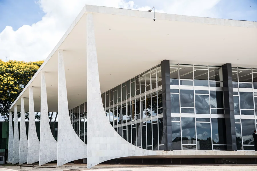 STF mantém limites para aquisição de terras brasileiras por empresas com capital estrangeiro