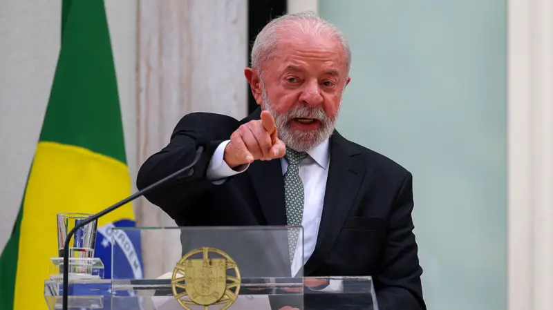 Lula reage a decisão americana e sinaliza possível reciprocidade em expulsão de delegado
