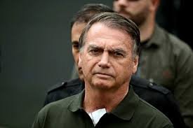 Defesa de Jair Bolsonaro solicita autorização ao STF para procedimento cirúrgico