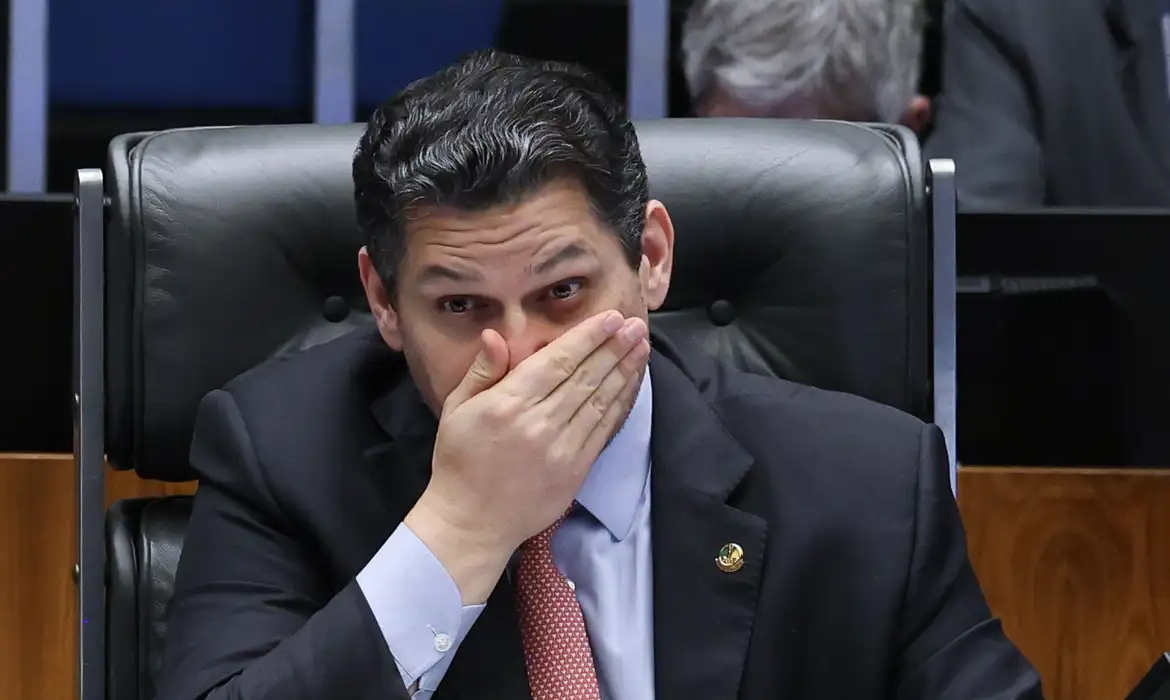 Debate sobre jornada de trabalho cresce em todo o país