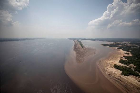 Seca extrema faz cidades do Amazonas decretarem emergência na saúde